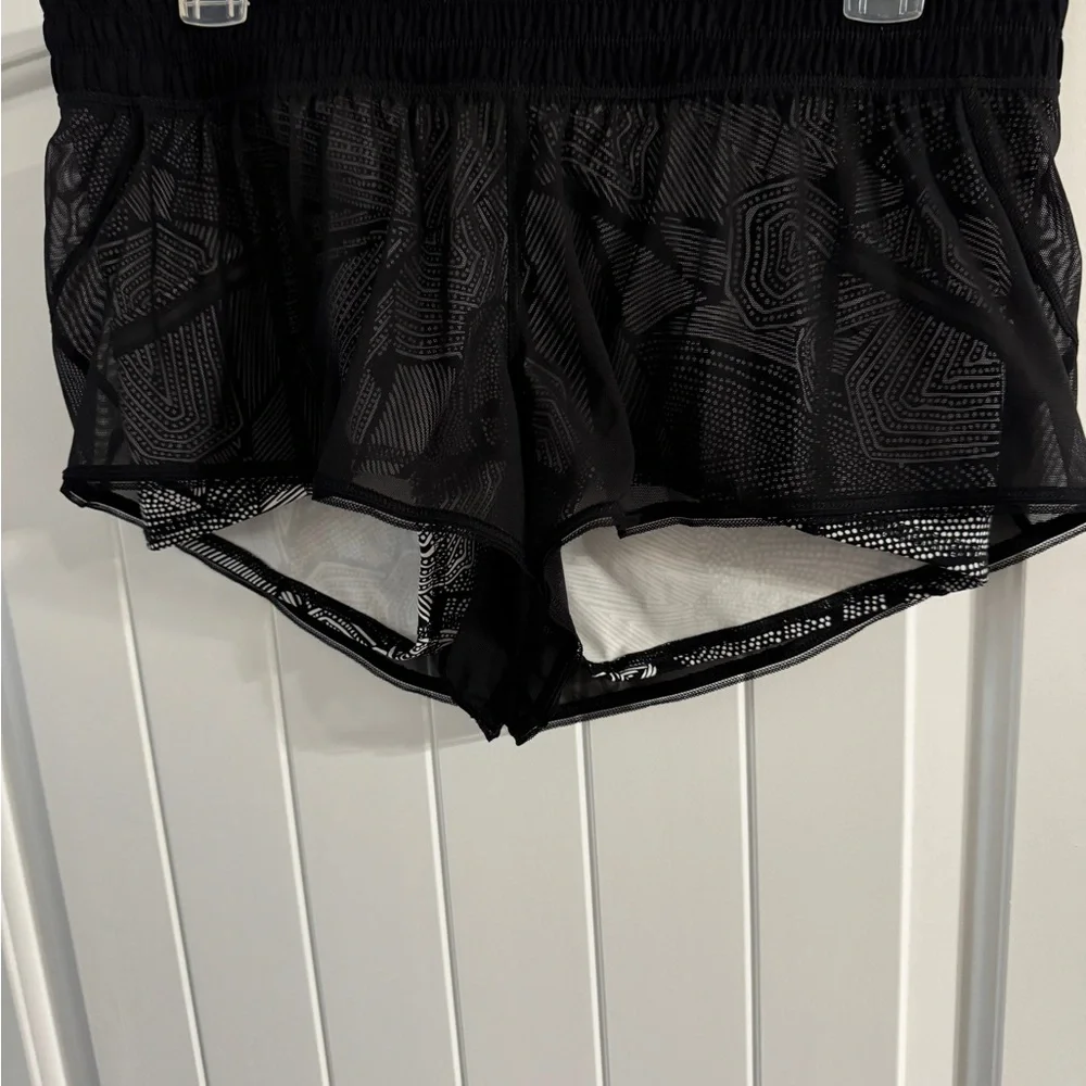 Lululemon city sky run shorts - Picture 9 of 9